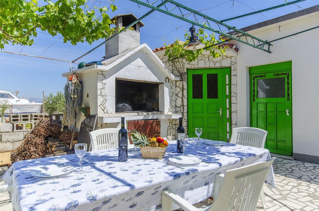 Apartments Branka Trogir Exterior foto