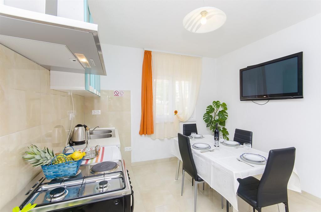Apartments Branka Trogir Exterior foto